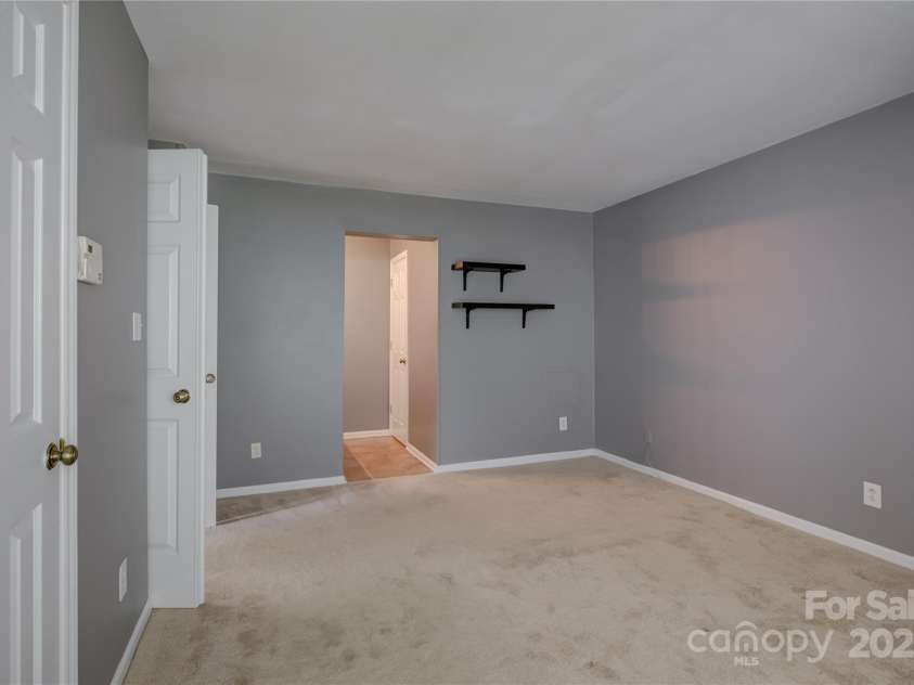 226 Queens Road, Charlotte, NC 28204.  MLS# CAR4261070, YatesRealty ID 14935. 