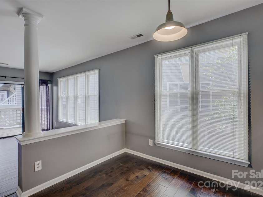226 Queens Road, Charlotte, NC 28204.  MLS# CAR4261070, YatesRealty ID 14935. Eat in