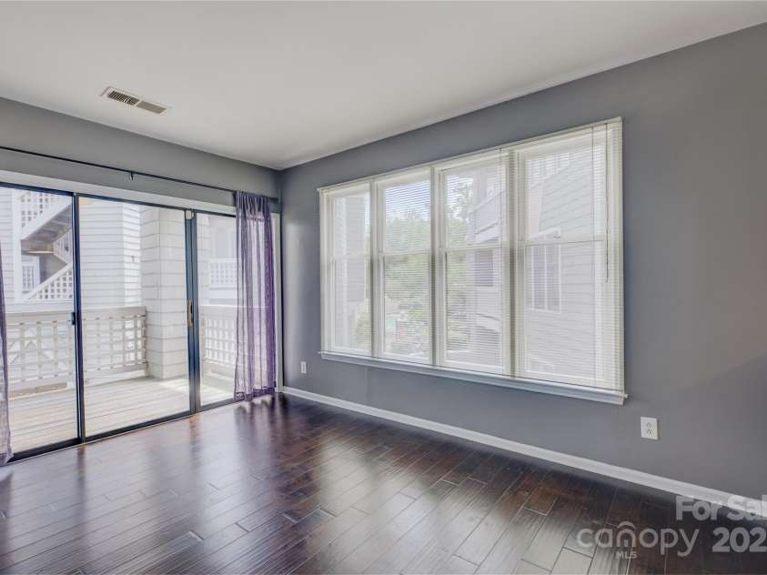 226 Queens Road, Charlotte, NC 28204.  MLS# CAR4261070, YatesRealty ID 14935. Living room filled with natural light