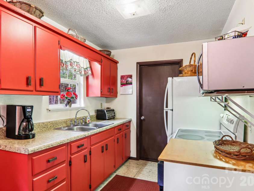 28 Mull Cove Road, Maggie Valley, NC 28751.  MLS# CAR4373936, YatesRealty ID 14935. 