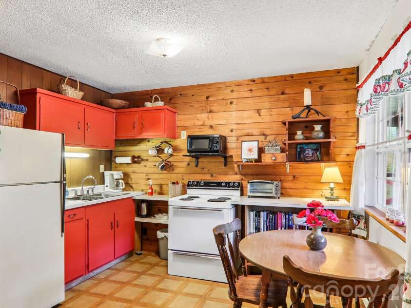 28 Mull Cove Road, Maggie Valley, NC 28751.  MLS# CAR4373936, YatesRealty ID 14935. 