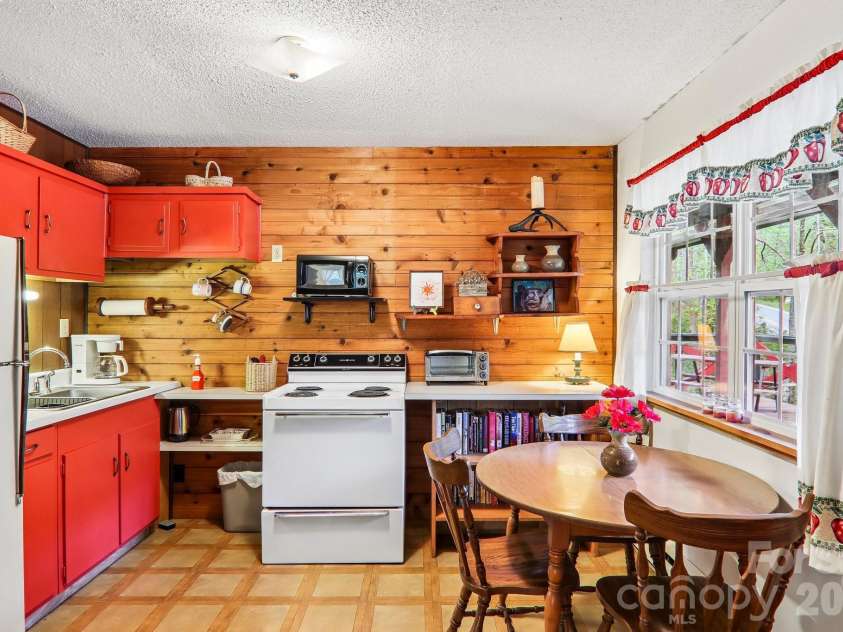 28 Mull Cove Road, Maggie Valley, NC 28751.  MLS# CAR4373936, YatesRealty ID 14935. 