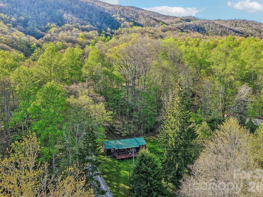 28 Mull Cove Road, Maggie Valley, NC 28751.  MLS# CAR4373936, YatesRealty ID 14935. 