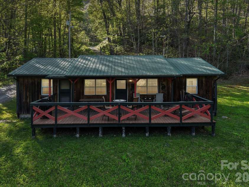28 Mull Cove Road, Maggie Valley, NC 28751.  MLS# CAR4373936, YatesRealty ID 14935. 