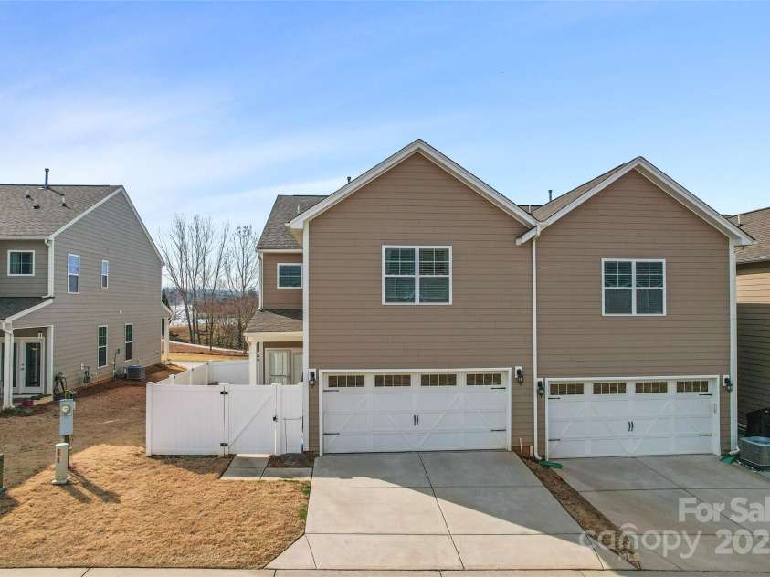 919 Pennington Drive, Lancaster, SC 29720.  MLS# CAR4228874, YatesRealty ID 14937. 2 Car Garage