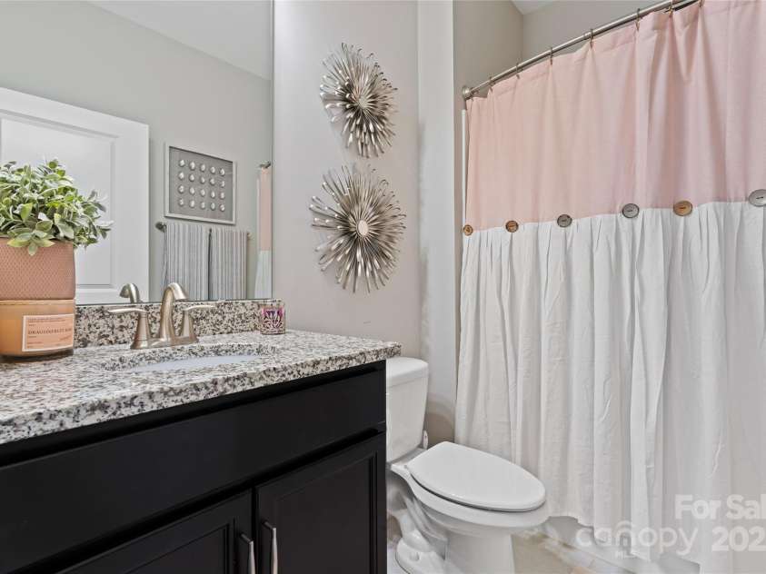 919 Pennington Drive, Lancaster, SC 29720.  MLS# CAR4228874, YatesRealty ID 14937. Full Bathroom on Main Floor