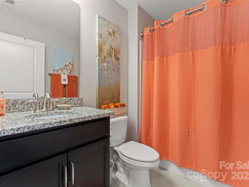 919 Pennington Drive, Lancaster, SC 29720.  MLS# CAR4228874, YatesRealty ID 14937. Third Full Bathroom