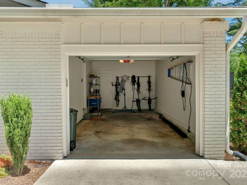 342 Silversteen Drive, Brevard, NC 28712.  MLS# CAR4261211, YatesRealty ID 14938. 