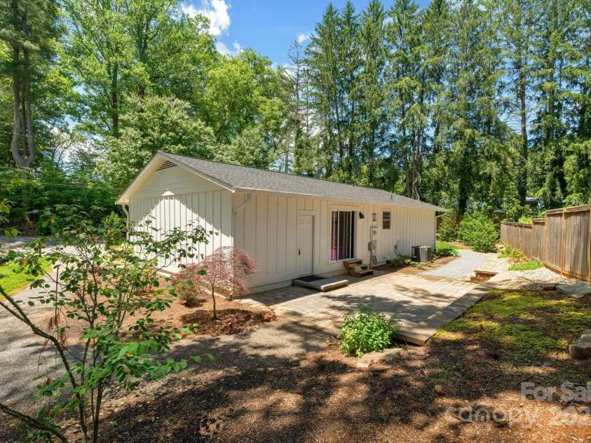 342 Silversteen Drive, Brevard, NC 28712.  MLS# CAR4261211, YatesRealty ID 14938. Beautiful patio, hardscape, and landscape