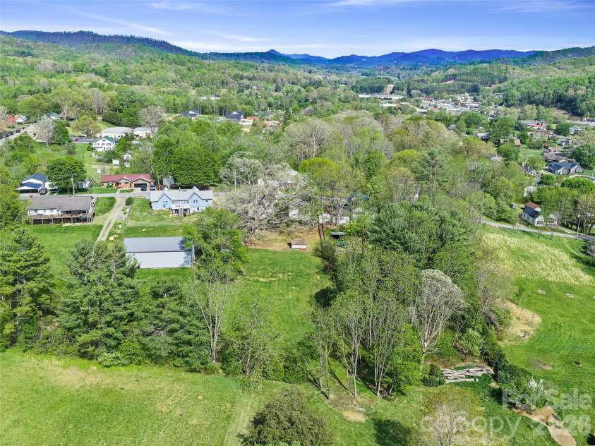 45 Summit Street, Burnsville, NC 28714.  MLS# CAR4372518, YatesRealty ID 14938. 