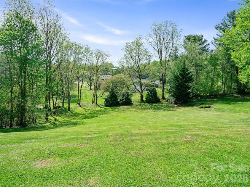45 Summit Street, Burnsville, NC 28714.  MLS# CAR4372518, YatesRealty ID 14938. Back Yard