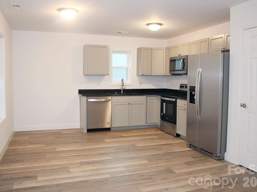200 Quinn Hill Lane, Mars Hill, NC 28754.  MLS# CAR4374156, YatesRealty ID 14939. 