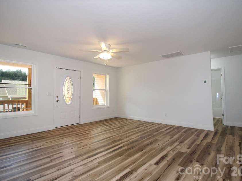 200 Quinn Hill Lane, Mars Hill, NC 28754.  MLS# CAR4374156, YatesRealty ID 14939. 