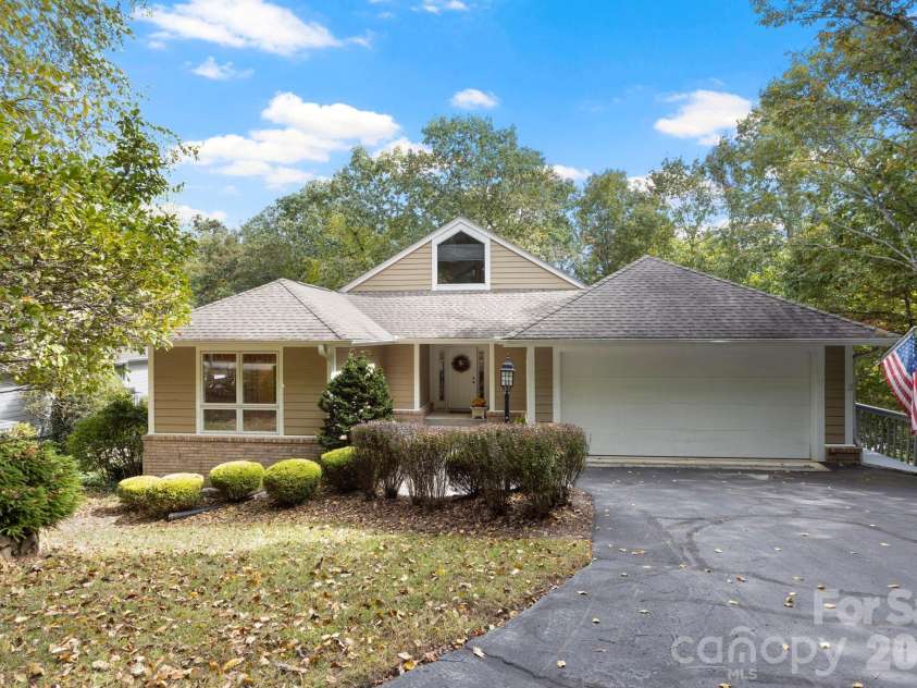 320 Dawnbrook Drive, Flat Rock, NC 28731.  MLS# CAR4376891, YatesRealty ID 1494. 