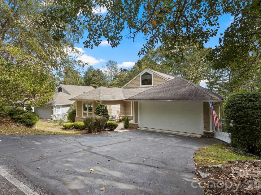 320 Dawnbrook Drive, Flat Rock, NC 28731.  MLS# CAR4376891, YatesRealty ID 1494. 