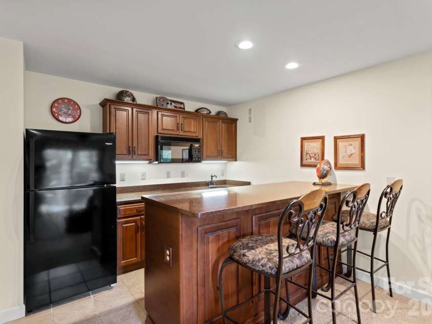 320 Dawnbrook Drive, Flat Rock, NC 28731.  MLS# CAR4376891, YatesRealty ID 1494. 