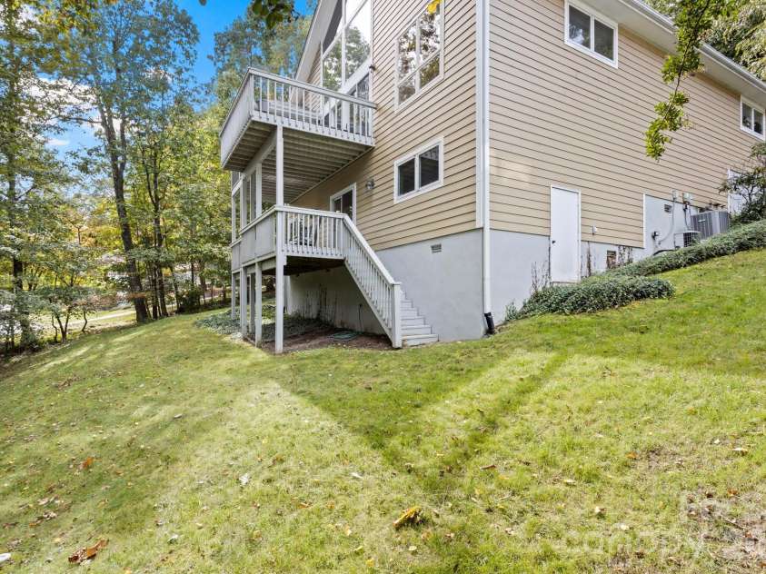 320 Dawnbrook Drive, Flat Rock, NC 28731.  MLS# CAR4376891, YatesRealty ID 1494. 