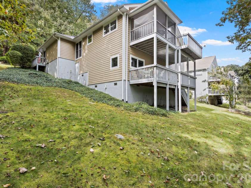320 Dawnbrook Drive, Flat Rock, NC 28731.  MLS# CAR4376891, YatesRealty ID 1494. 