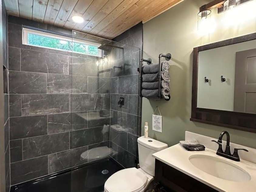 30 Rainbow Lake Circle, Black Mountain, NC 28711.  MLS# CAR4228159, YatesRealty ID 14941. 