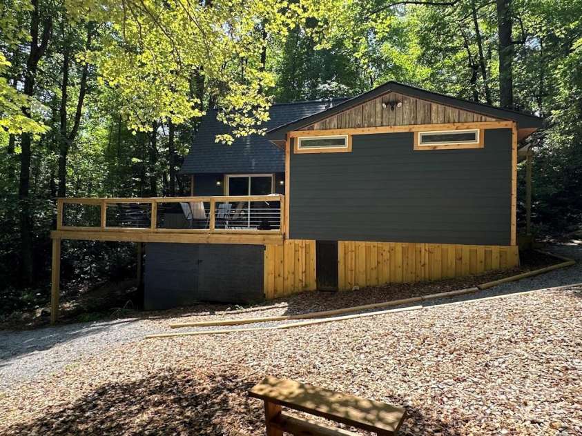 30 Rainbow Lake Circle, Black Mountain, NC 28711.  MLS# CAR4228159, YatesRealty ID 14941. 