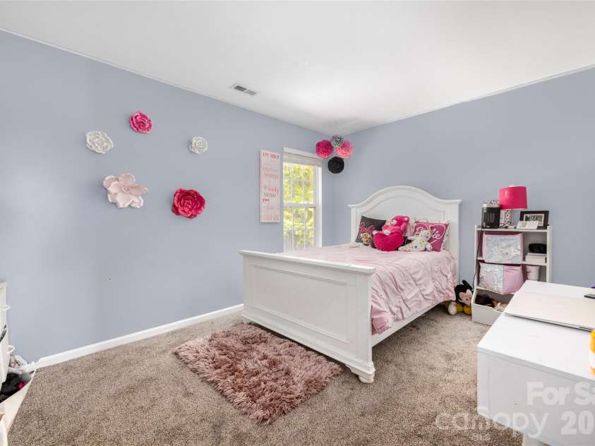 9713 Veronica Drive, Charlotte, NC 28215.  MLS# CAR4373562, YatesRealty ID 14941. 