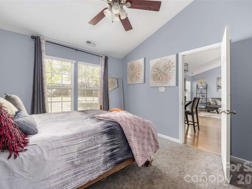 9713 Veronica Drive, Charlotte, NC 28215.  MLS# CAR4373562, YatesRealty ID 14941. 