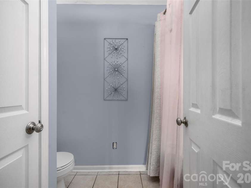 9713 Veronica Drive, Charlotte, NC 28215.  MLS# CAR4373562, YatesRealty ID 14941. 
