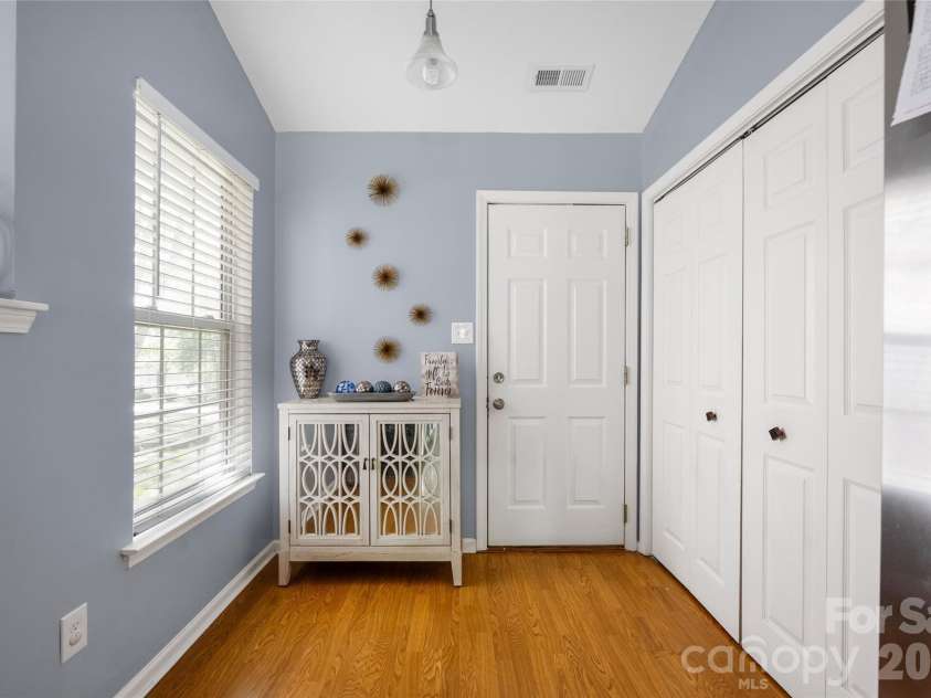 9713 Veronica Drive, Charlotte, NC 28215.  MLS# CAR4373562, YatesRealty ID 14941. 