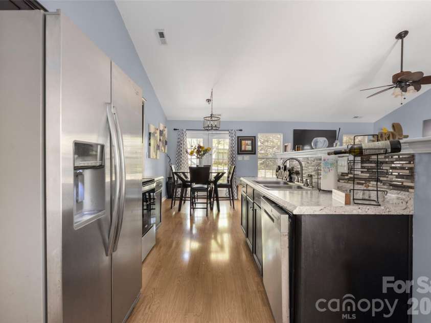 9713 Veronica Drive, Charlotte, NC 28215.  MLS# CAR4373562, YatesRealty ID 14941. 