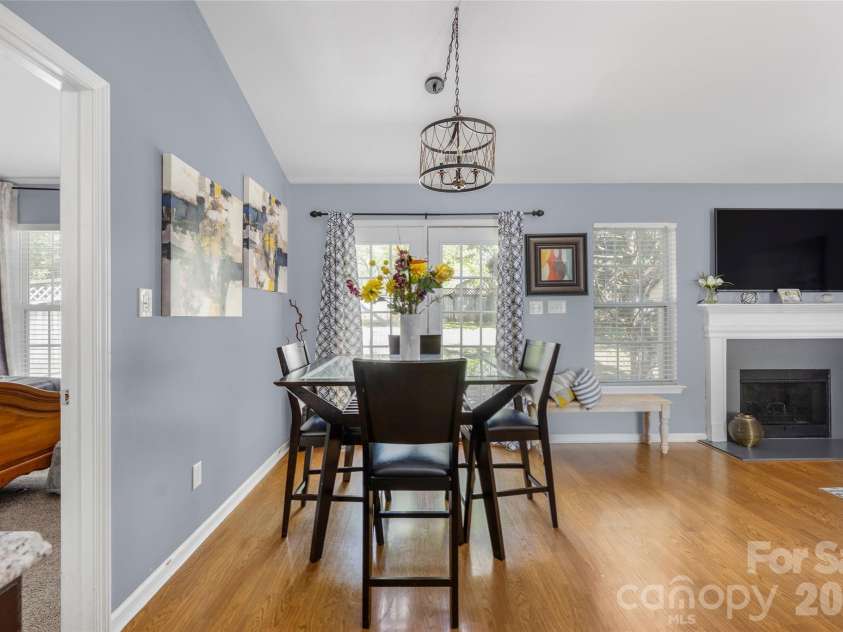 9713 Veronica Drive, Charlotte, NC 28215.  MLS# CAR4373562, YatesRealty ID 14941. 