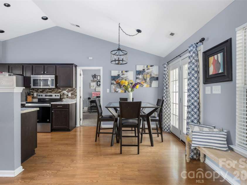 9713 Veronica Drive, Charlotte, NC 28215.  MLS# CAR4373562, YatesRealty ID 14941. 