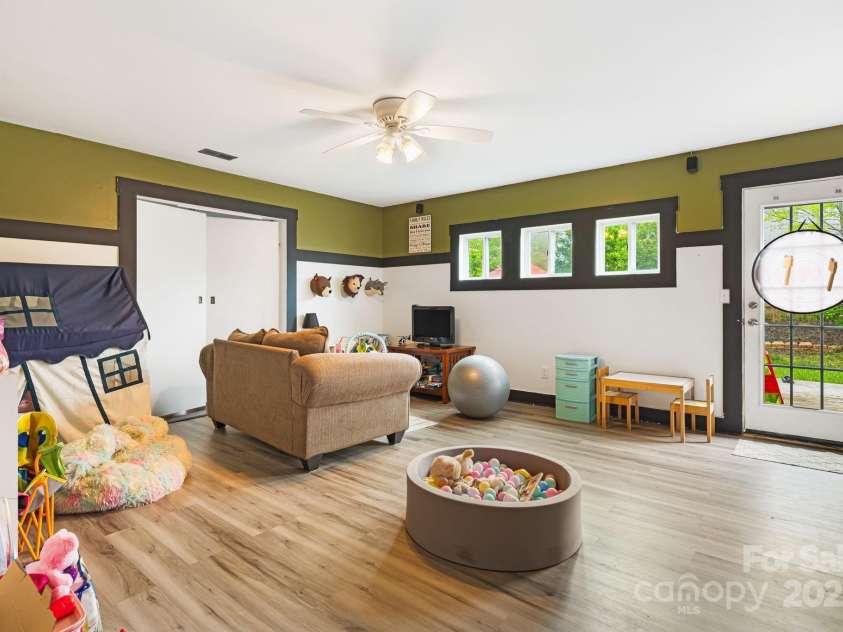 160 Lumber River Road, Fletcher, NC 28732.  MLS# CAR4242814, YatesRealty ID 14942. 