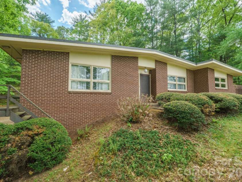 4543 Hickory Boulevard, Granite Falls, NC 28630.  MLS# CAR4374200, YatesRealty ID 14943. 
