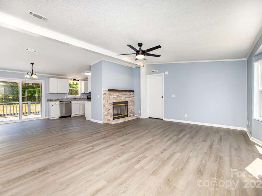 4750 Enochville Road, Kannapolis, NC 28081.  MLS# CAR4261423, YatesRealty ID 14943. 