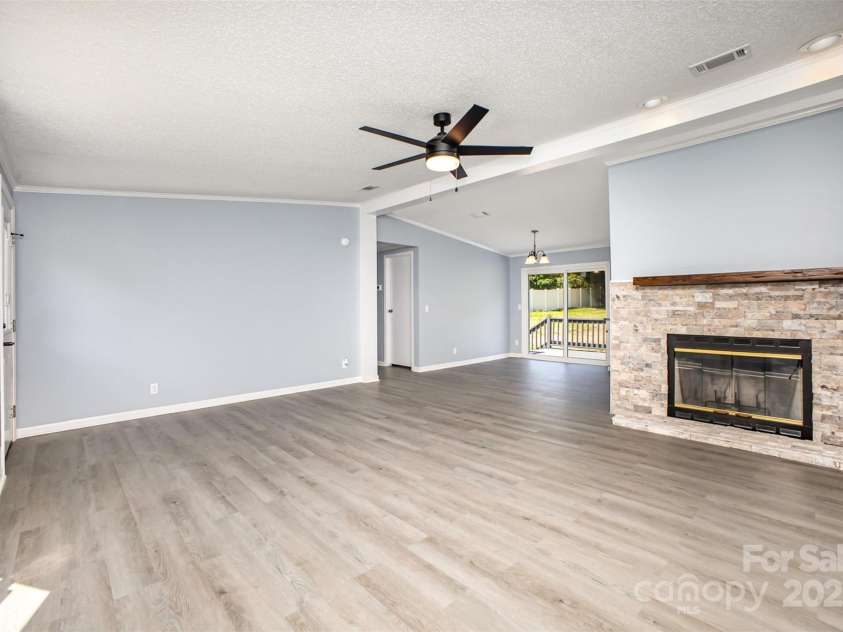 4750 Enochville Road, Kannapolis, NC 28081.  MLS# CAR4261423, YatesRealty ID 14943. 