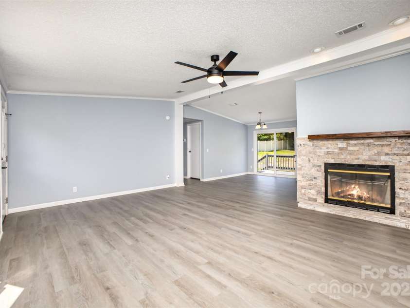 4750 Enochville Road, Kannapolis, NC 28081.  MLS# CAR4261423, YatesRealty ID 14943. 