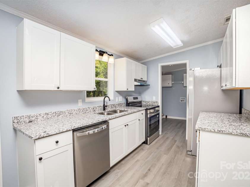 4750 Enochville Road, Kannapolis, NC 28081.  MLS# CAR4261423, YatesRealty ID 14943. 