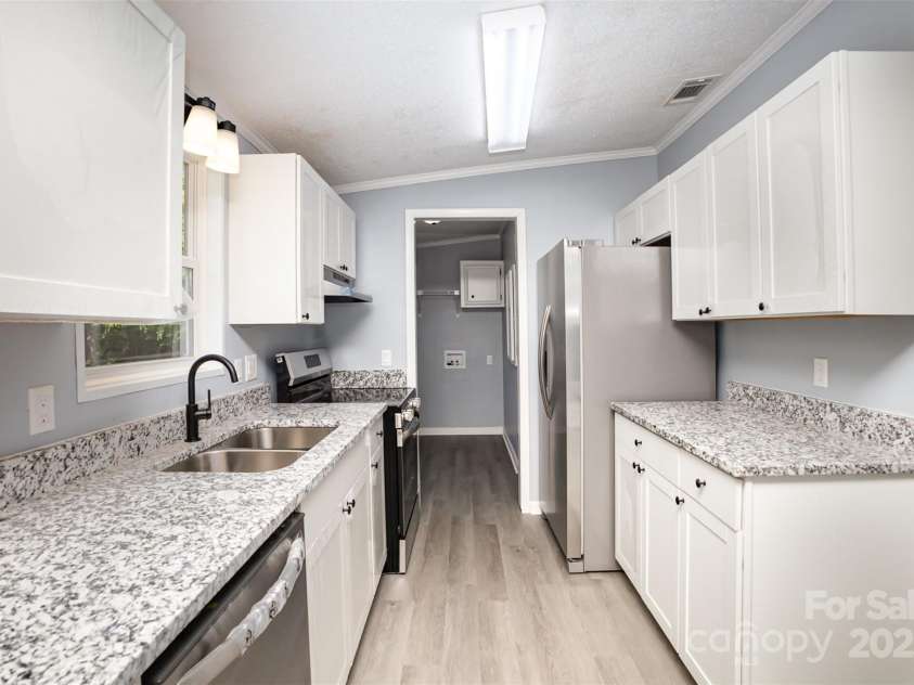 4750 Enochville Road, Kannapolis, NC 28081.  MLS# CAR4261423, YatesRealty ID 14943. 