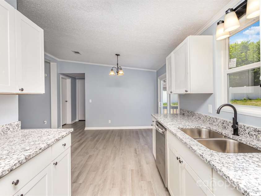 4750 Enochville Road, Kannapolis, NC 28081.  MLS# CAR4261423, YatesRealty ID 14943. 