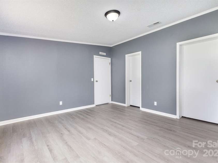 4750 Enochville Road, Kannapolis, NC 28081.  MLS# CAR4261423, YatesRealty ID 14943. 