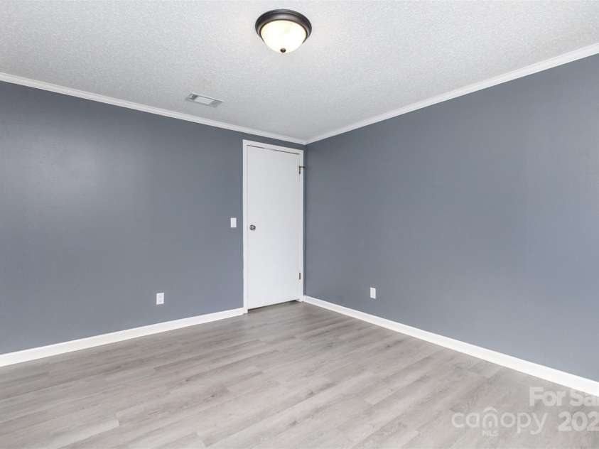 4750 Enochville Road, Kannapolis, NC 28081.  MLS# CAR4261423, YatesRealty ID 14943. 