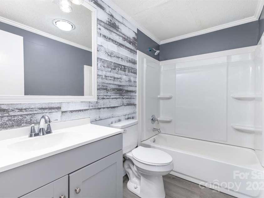 4750 Enochville Road, Kannapolis, NC 28081.  MLS# CAR4261423, YatesRealty ID 14943. 