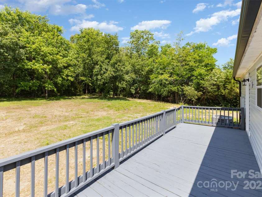 4750 Enochville Road, Kannapolis, NC 28081.  MLS# CAR4261423, YatesRealty ID 14943. 