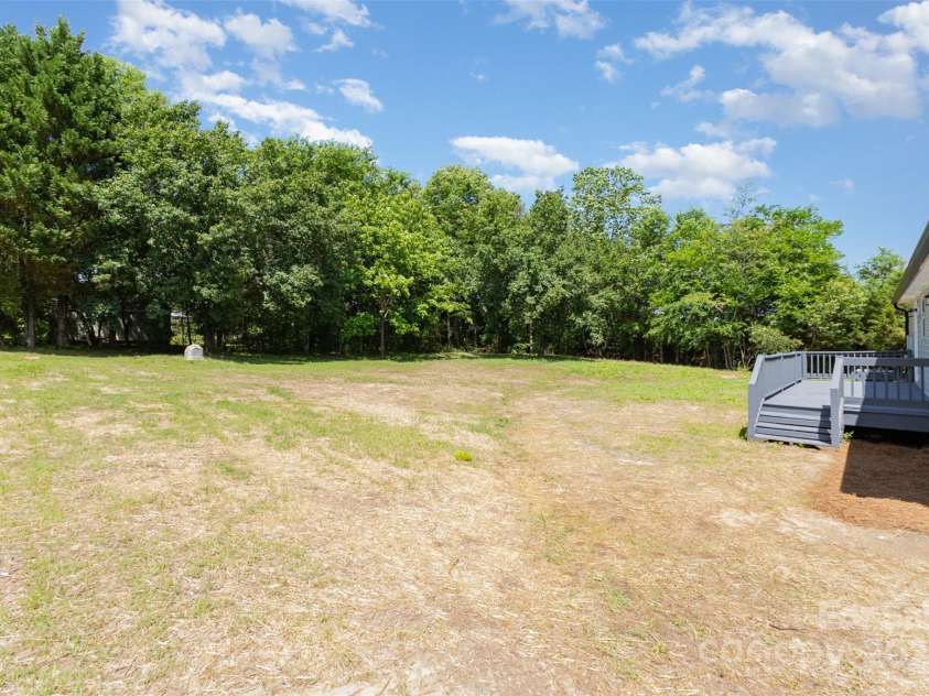 4750 Enochville Road, Kannapolis, NC 28081.  MLS# CAR4261423, YatesRealty ID 14943. 