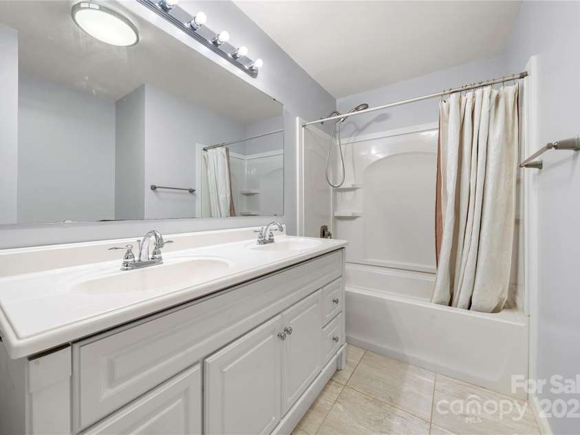 64 Timberidge Drive, Lake Wylie, SC 29710.  MLS# CAR4257751, YatesRealty ID 14944. 