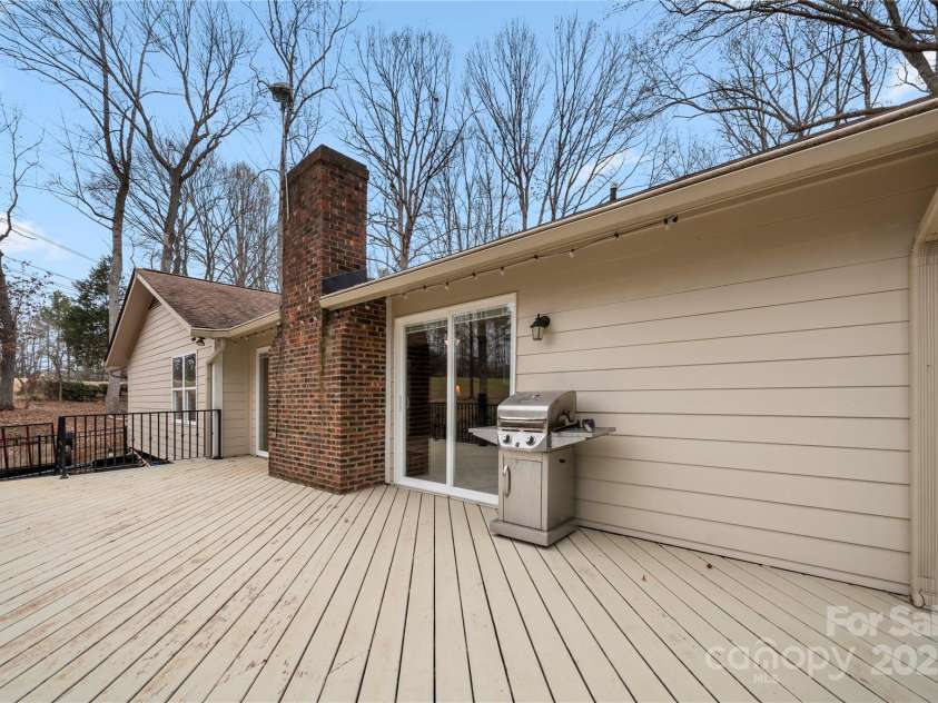 64 Timberidge Drive, Lake Wylie, SC 29710.  MLS# CAR4257751, YatesRealty ID 14944. 