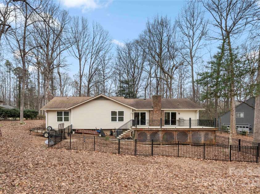 64 Timberidge Drive, Lake Wylie, SC 29710.  MLS# CAR4257751, YatesRealty ID 14944. 