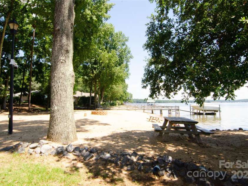 64 Timberidge Drive, Lake Wylie, SC 29710.  MLS# CAR4257751, YatesRealty ID 14944. South Point Beach