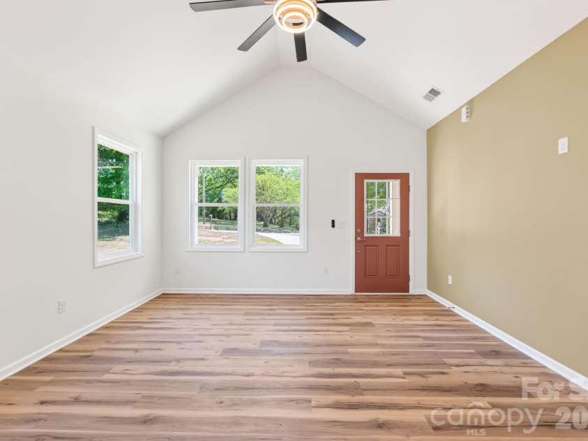 2016 Willis Drive, Shelby, NC 28152.  MLS# CAR4372059, YatesRealty ID 14945. 