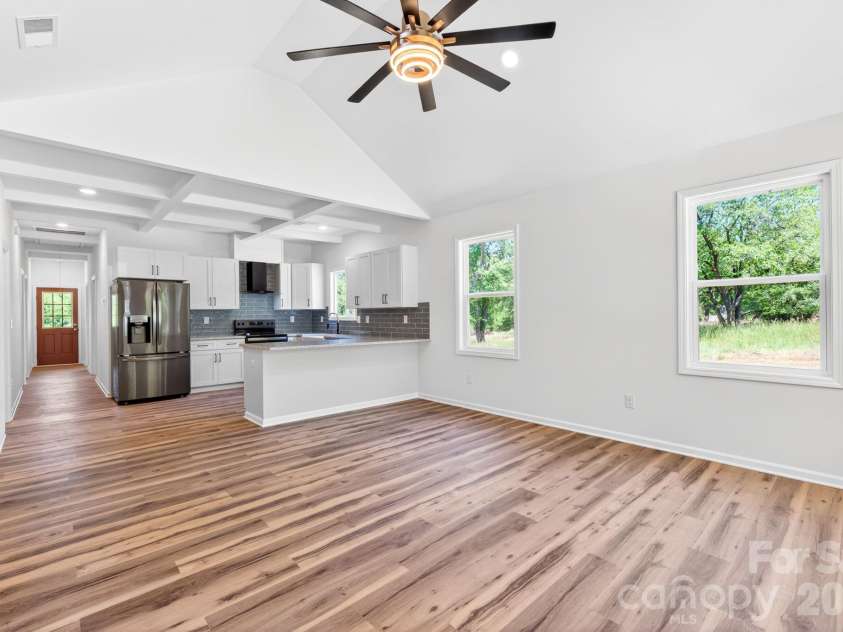 2016 Willis Drive, Shelby, NC 28152.  MLS# CAR4372059, YatesRealty ID 14945. 